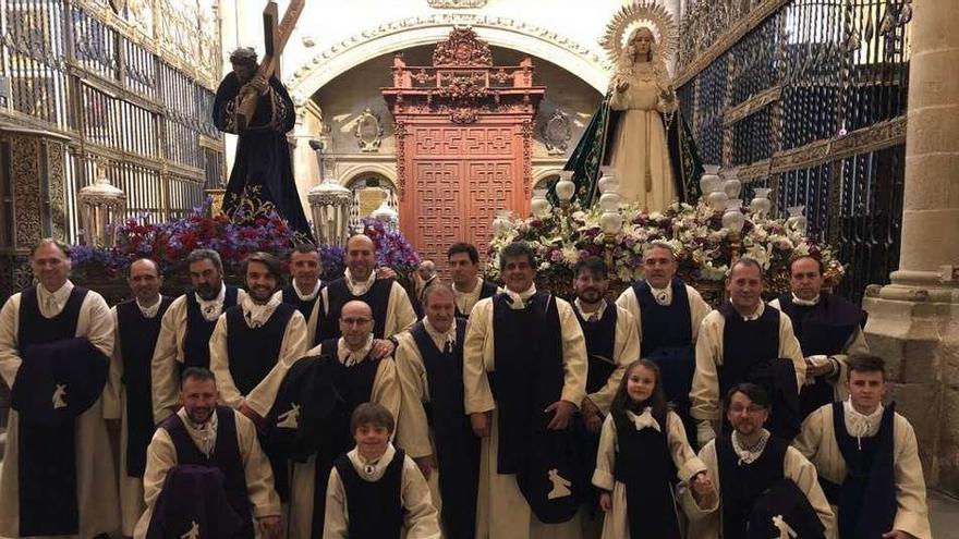 Semana Santa Zamora | Homenaje de los cargadores del Vía Crucis