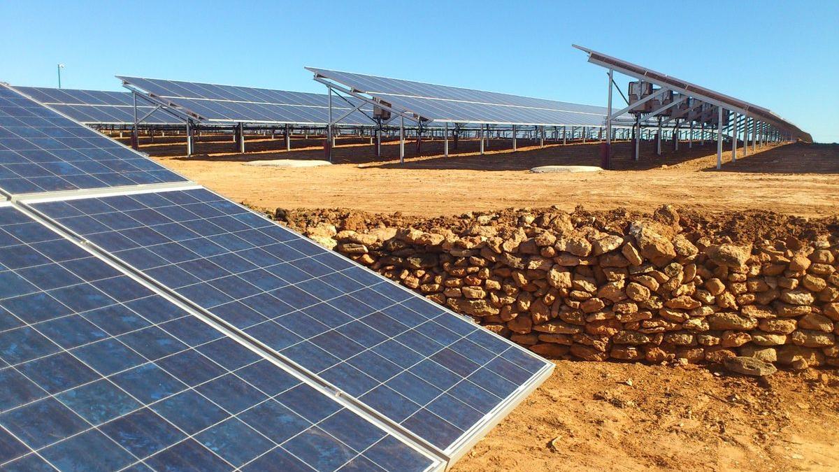 Una planta de energía solar fotovoltaica.