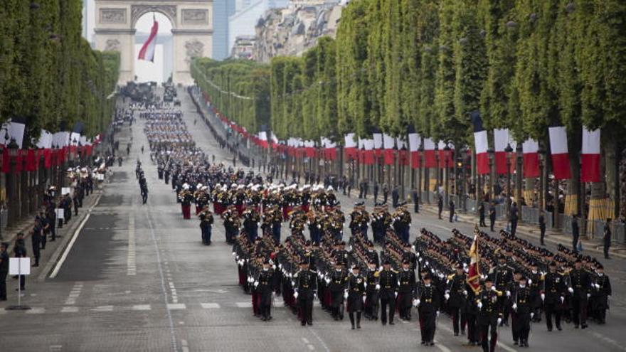 Francia da a su fiesta nacional una dimensión europea