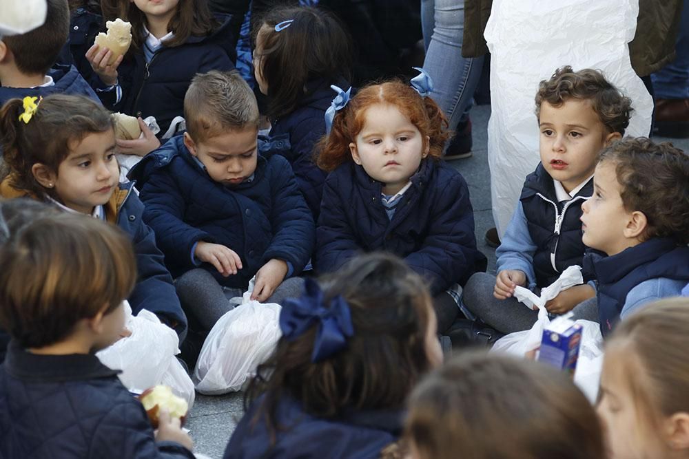 Los escolares hacen una marcha solidaria contra el cáncer