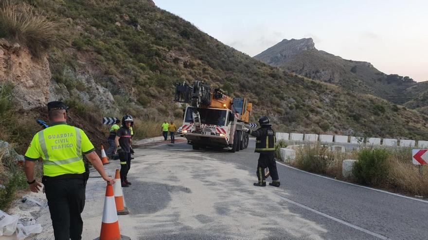 Bomberos y Guardia Civil, en el lugar del accidente