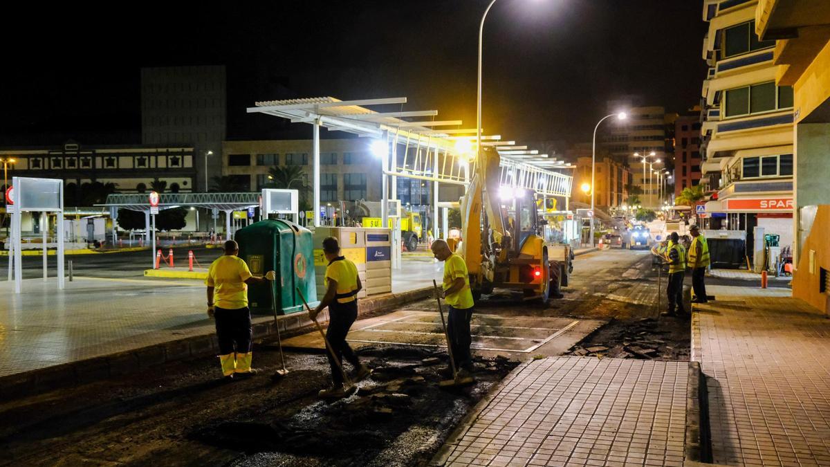 El Ayuntamiento reordena el tráfico en calles del barrio de Triana por tareas de asfaltado