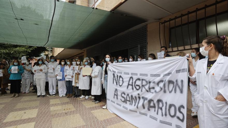 La médica agredida en Paterna: &quot;La paciente me cruzó la cara y se me echó encima&quot;