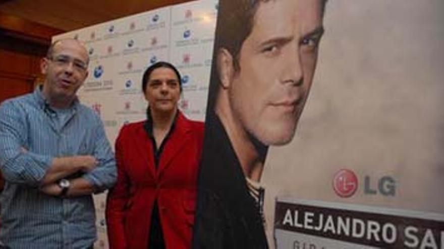 Alejandro Sanz respalda la candidatura de Córdoba 2016 estrenando su gira en la ciudad califal