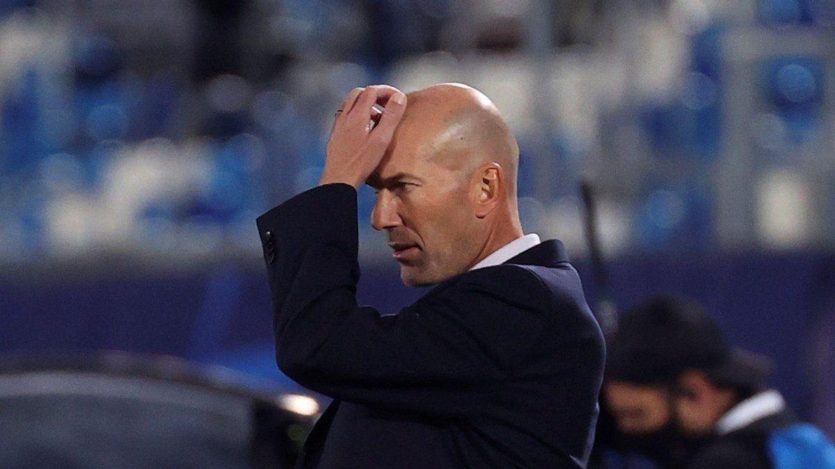 Zidane tiene cada vez más claro que su futuro pasa por el PSG antes que por la selección francesa, un cargo que puede asumir dentro de unos años.