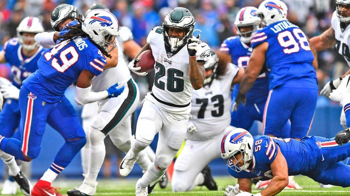 Eagles logran su cuarta victoria de la temporada