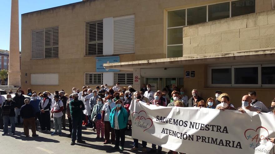 Los médicos de Atención Primaria de la Región deciden si van a la huelga ante el &quot;colapso&quot; del sector