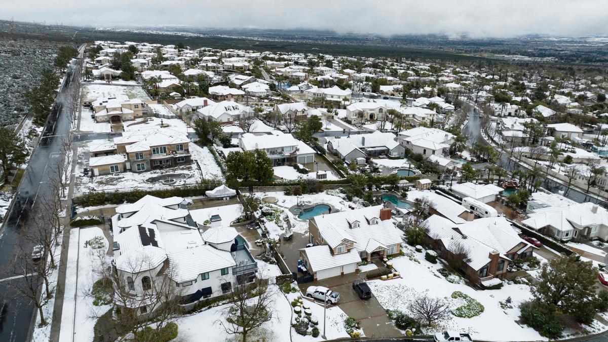 Fuertes nevadas en el sur de California