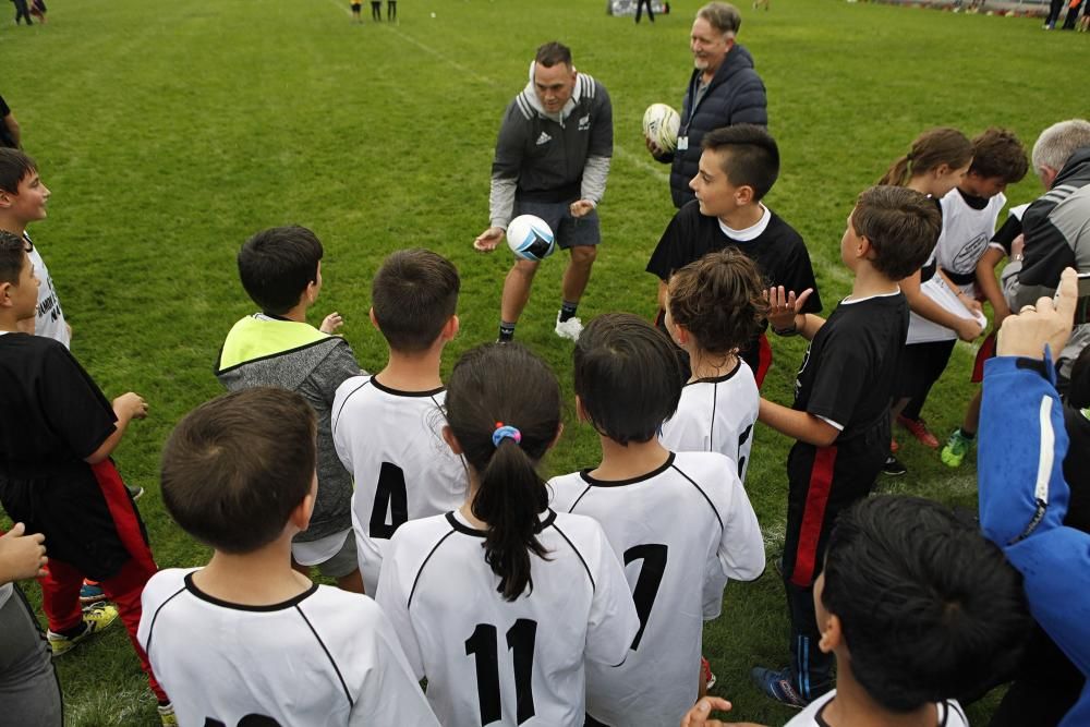 Los All Blacks dirigen un entrenamiento con alumnos en Gijón