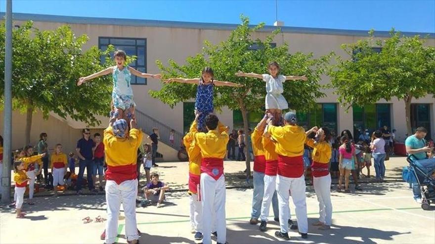 El CEIP Tombatossals, al ritme de la muixeranga