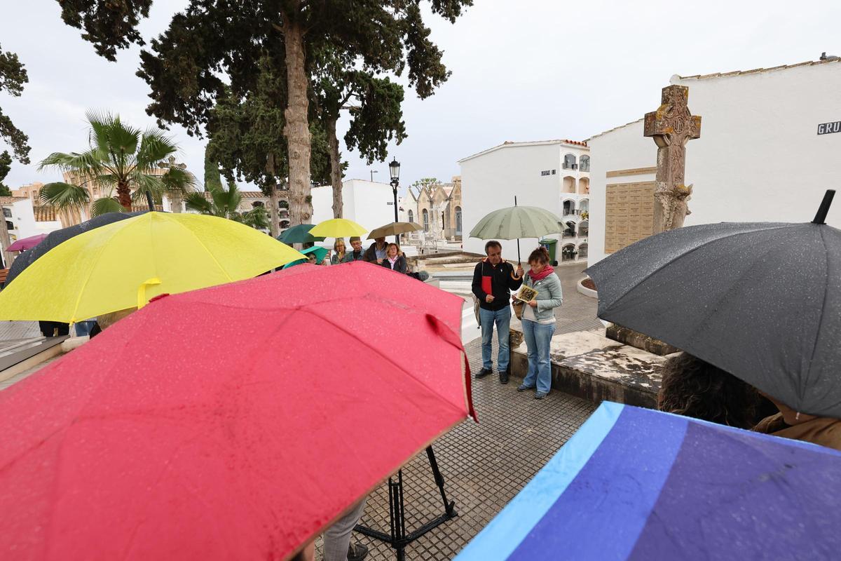 Las imágenes del acto realizado en Ibiza en memoria de las víctimas de la Guerra Civil y la dictadura
