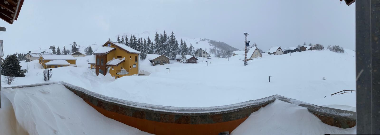 Más de dos metros de nieve: así se enfrentan los vecinos de Aller al temporal