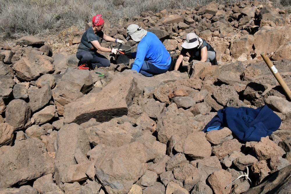 Hallan en La Fortaleza estructuras funerarias desconocidas en Canarias