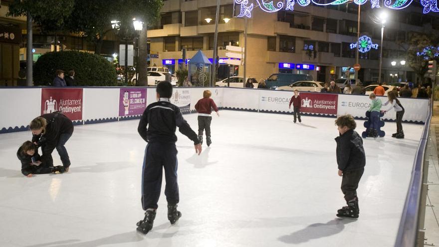 La pista de hielo sintético de Ontinyent atrajo a cerca de 7.000 patinadores en 2014.