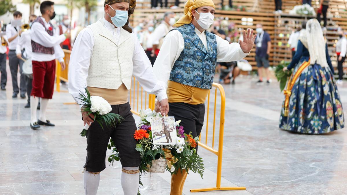 Búscate en el segundo día de Ofrenda por la calle Caballeros (entre las 17.00 y las 18.00 horas)