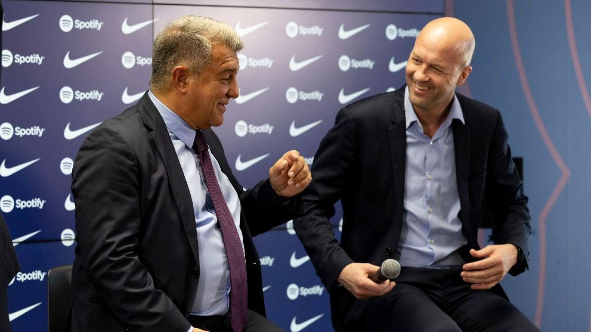 Joan Laporta junto a Jordi Cruyff en la presentación de Christensen