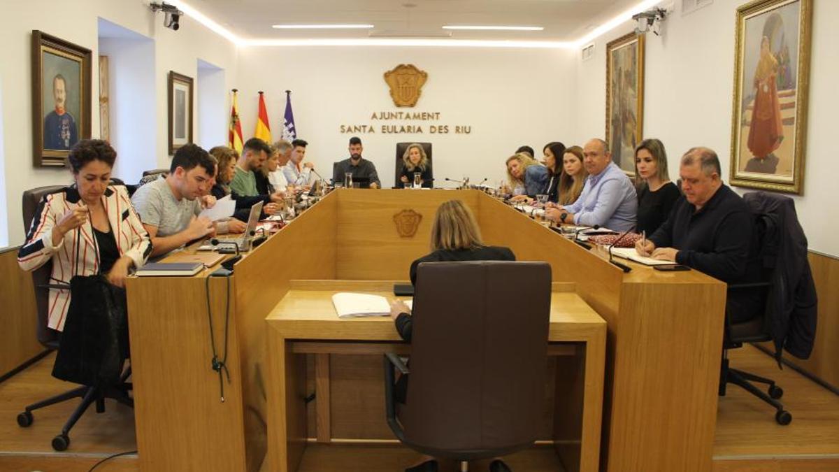 Un momento durante el pleno de Santa Eulària