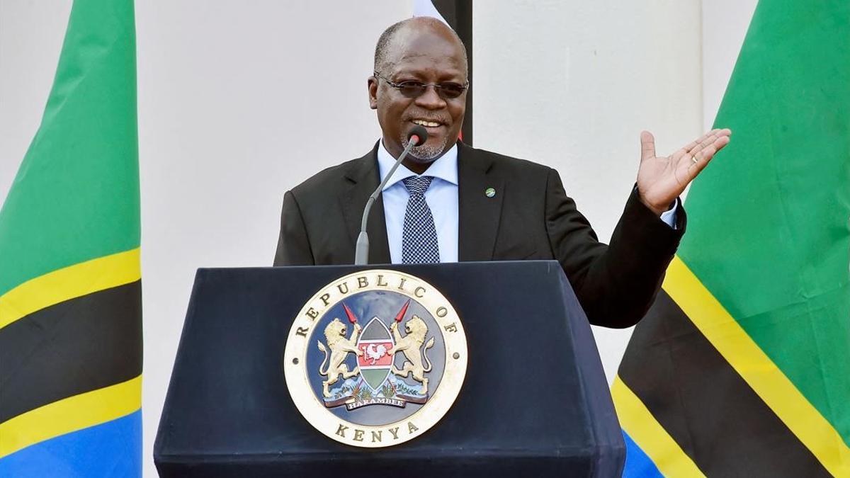 El presidente de Tanzania, John Pombe Magufuli, en una rueda de prensa en Nairobi.