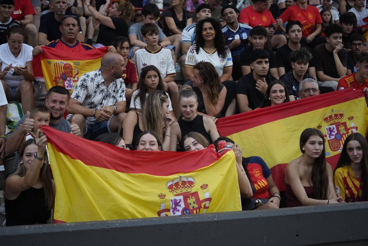Busca't a les imatges del partit de la final del mundial a l'estadi del Nou Congost