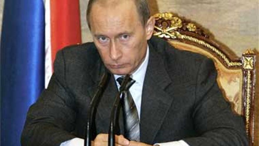 Putin amenaza con apuntar de nuevo sus misiles hacia &quot;blancos&quot; de Europa