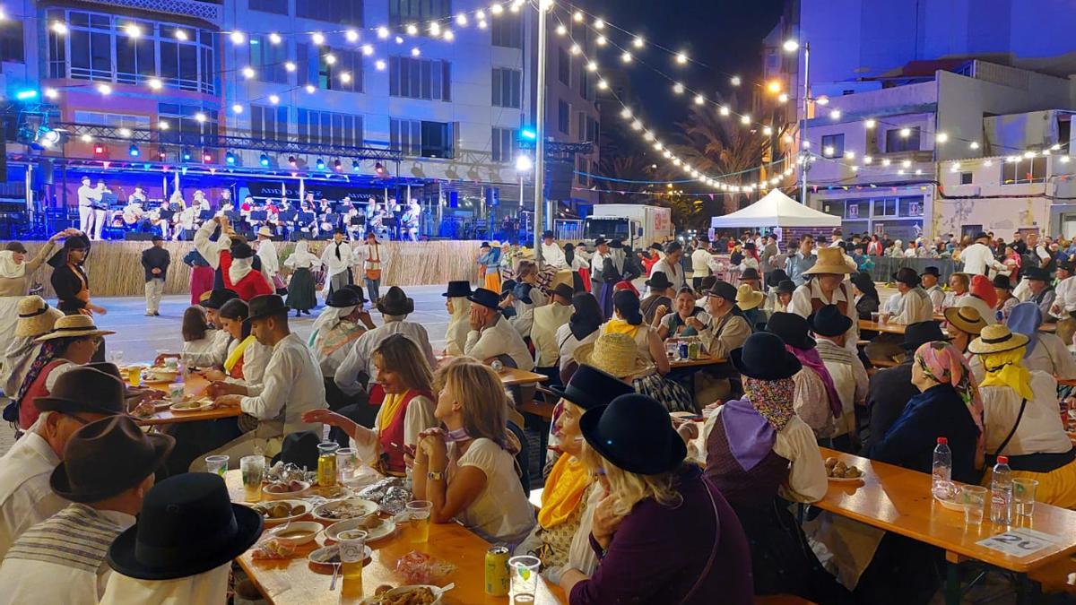 Baile de Taifas en la plaza de El Pilar de Guanarteme