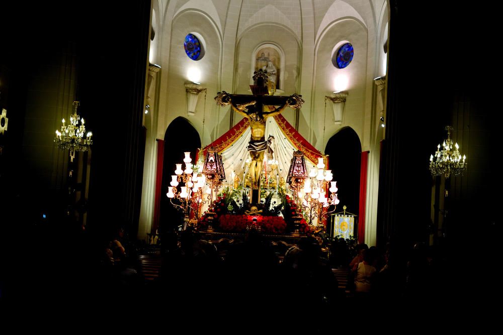 La procesión del Cristo del Buen Suceso en Elda