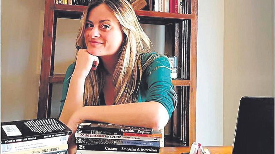 La escritora Bárbara Gil, en su casa de Palma.