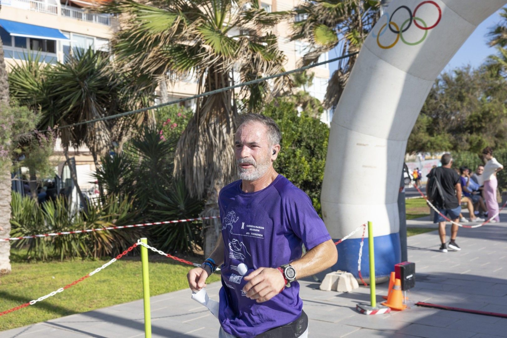 Así fue en imágenes una nueva edición de la carrera solidaria de AFA Torrevieja