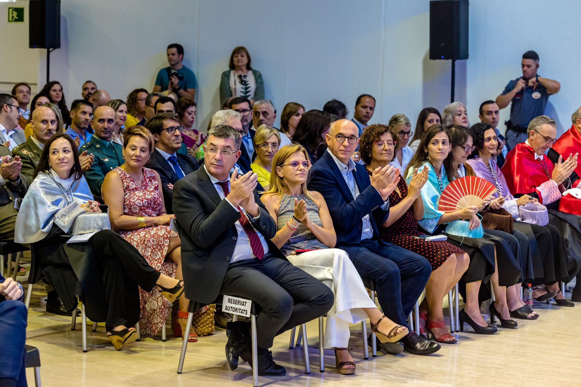 Amparo Navarro reivindica la "escuela de negocios" de la UA en la apertura del curso