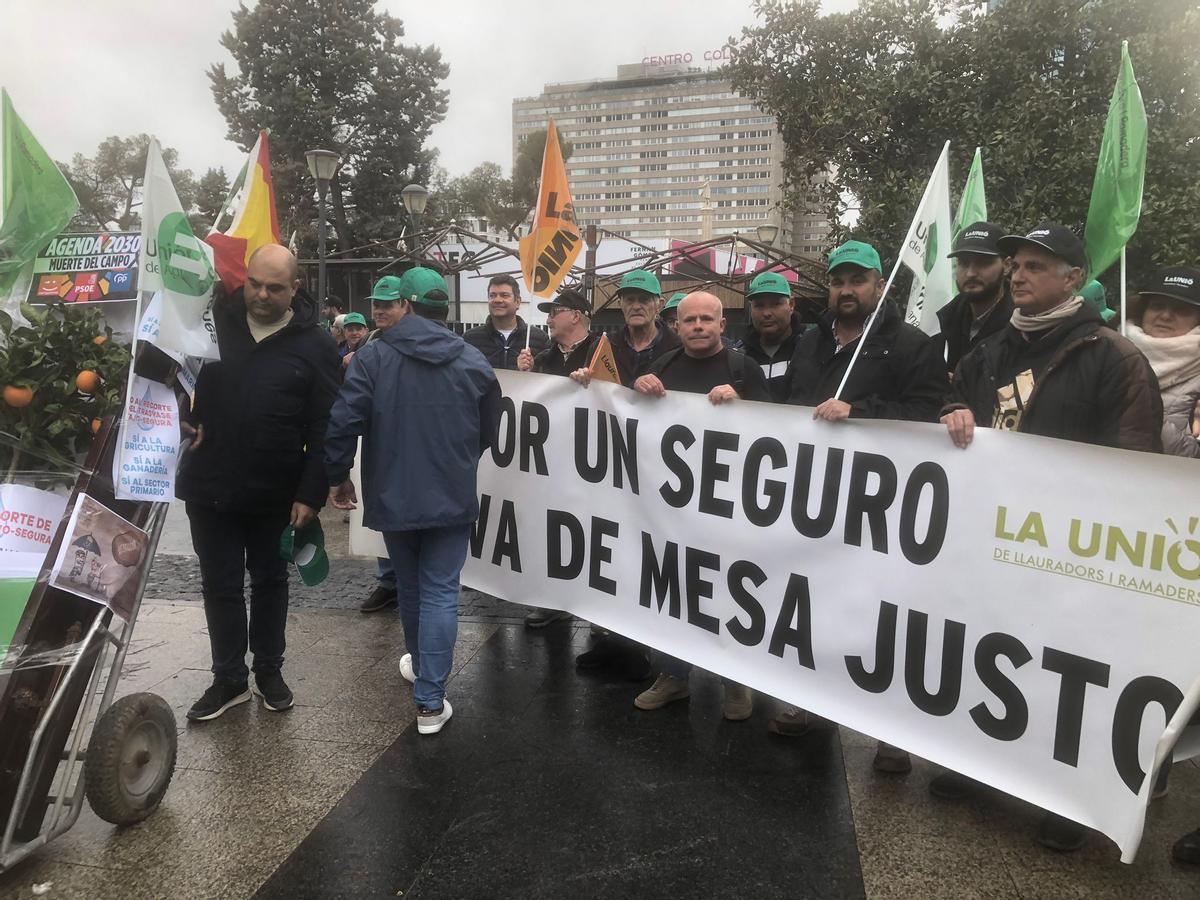 Los representantes de La Unió, este miércoles en Madrid.