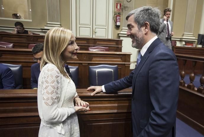 Pleno en el Parlamento de Canarias