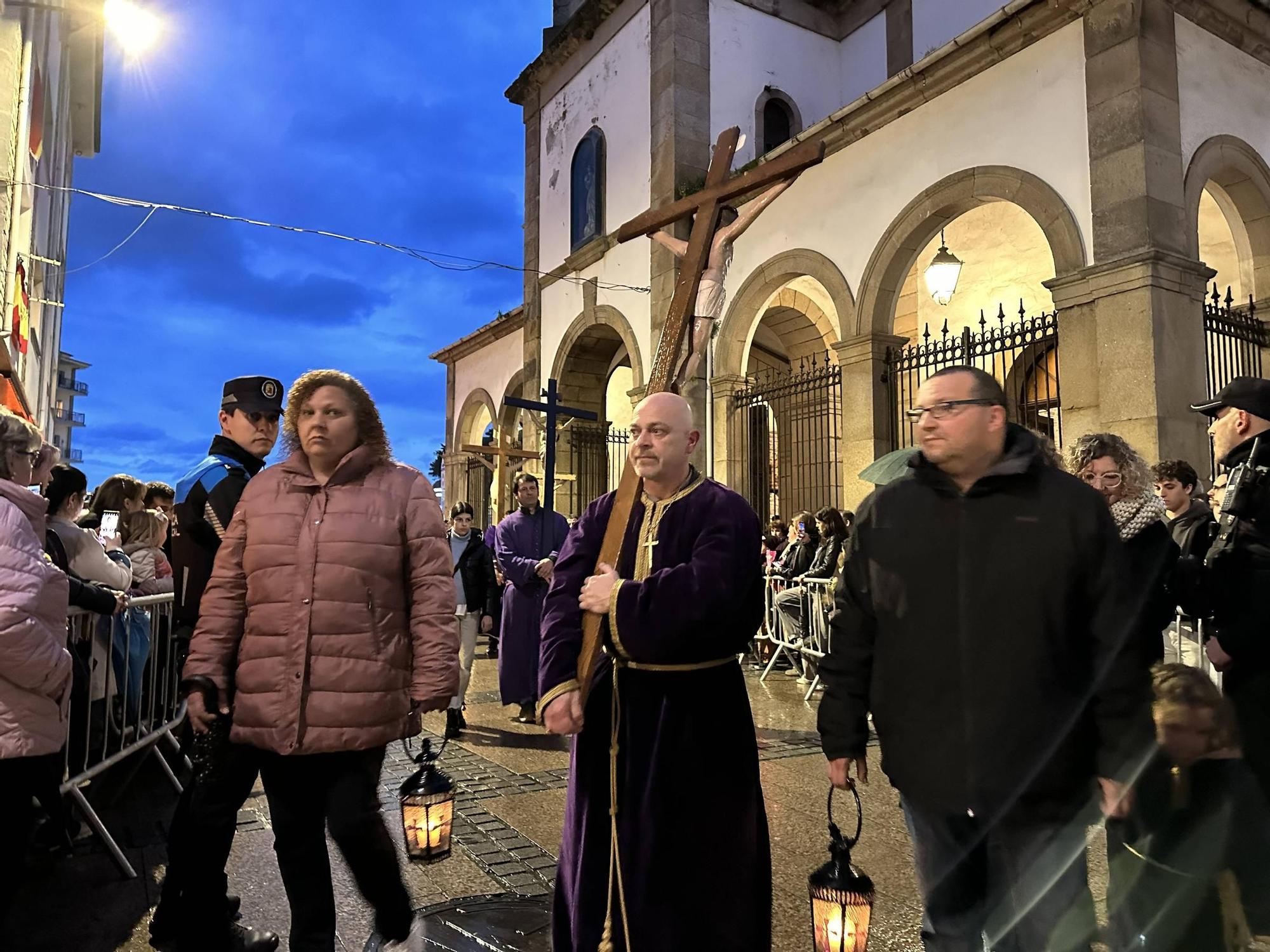 EN IMÁGENES | La envolvente procesión del Nazareno en Luarca