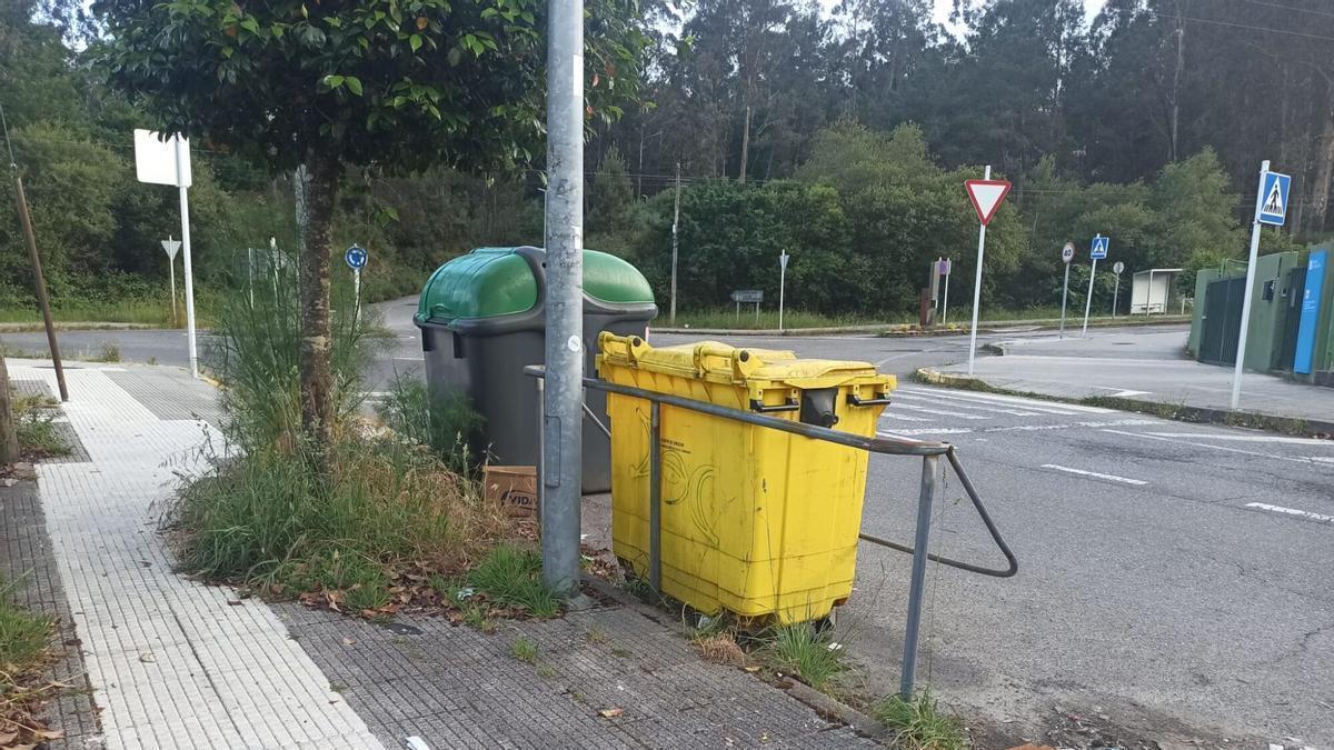 La calle entre el IES García Barros y la residencia es la más afectada de la zona.