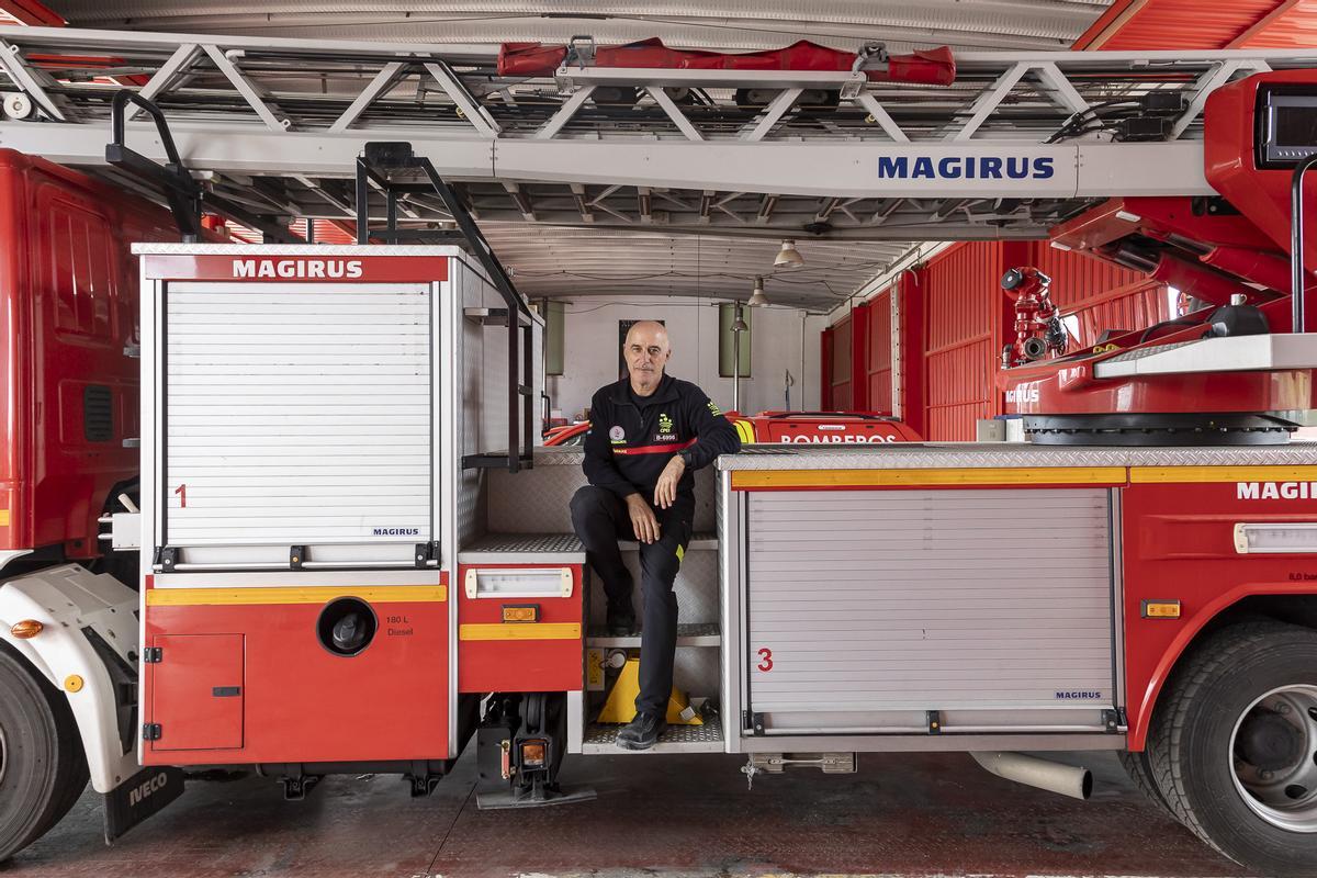 Menos de un minuto para ponerse el traje de bombero.