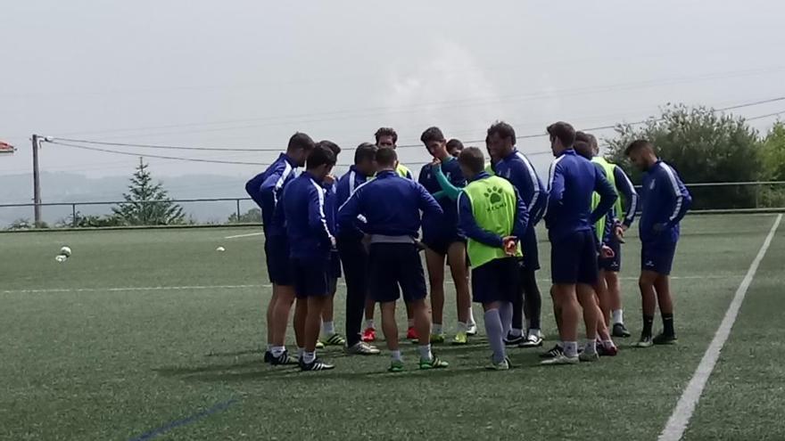 El Avilés hace piña en busca de la remontada