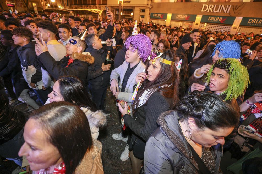 Fiesta en la Plaça Baix Nochevieja 2019 en Elche