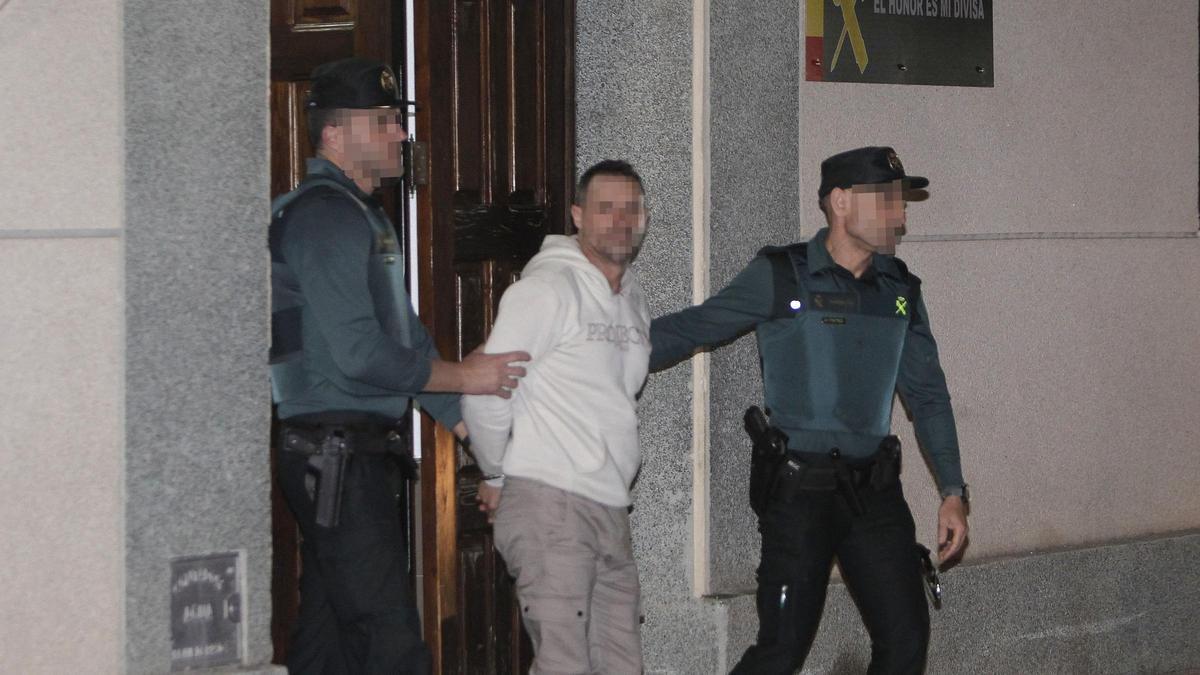 El presunto asesino de Rocío es trasladado por la Guardia Civil a los juzgados de Benidorm.