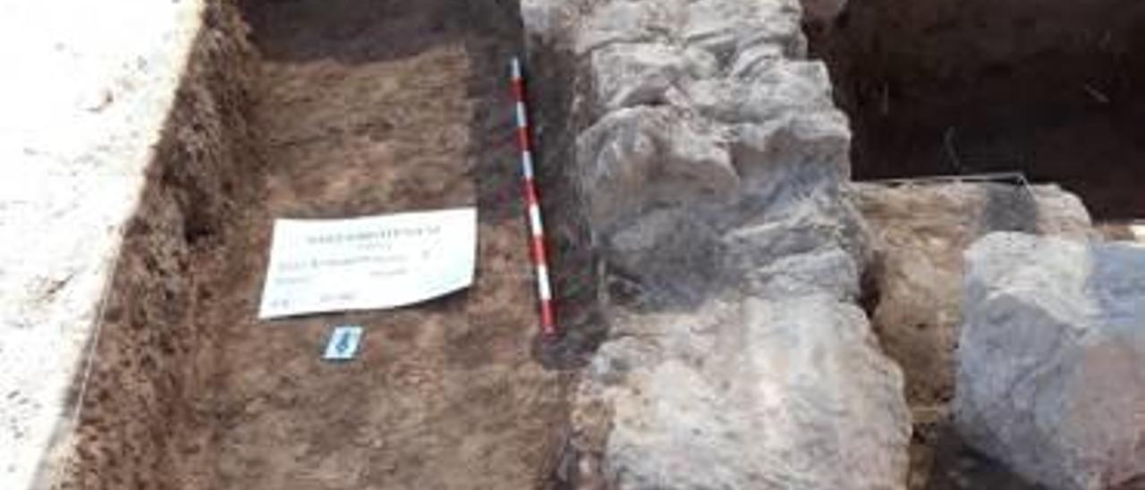 Muro encontrado durante las excavaciones realizadas durante las últimas semanas en Albalat.