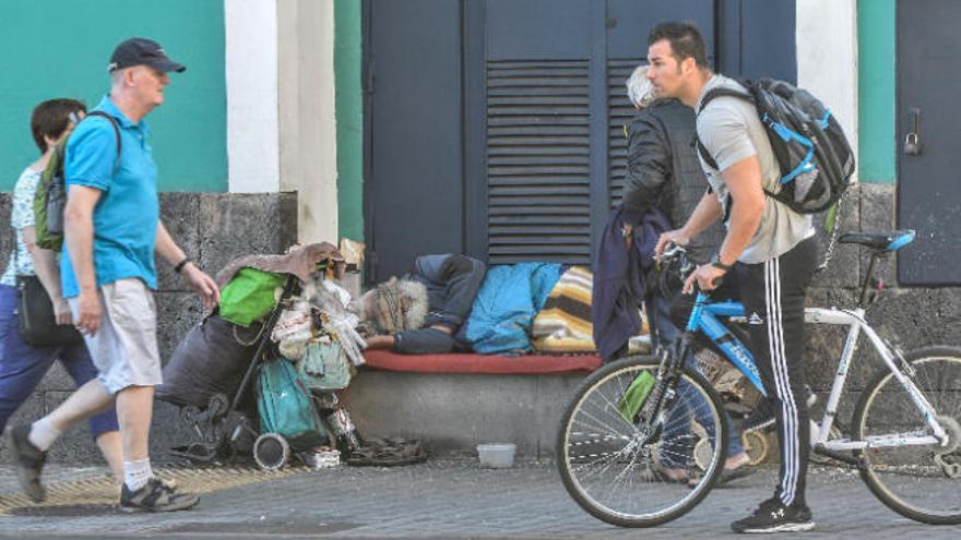 El impacto de la Covid-19 puede incrementar la pobreza en unas 47.500 personas en Canarias