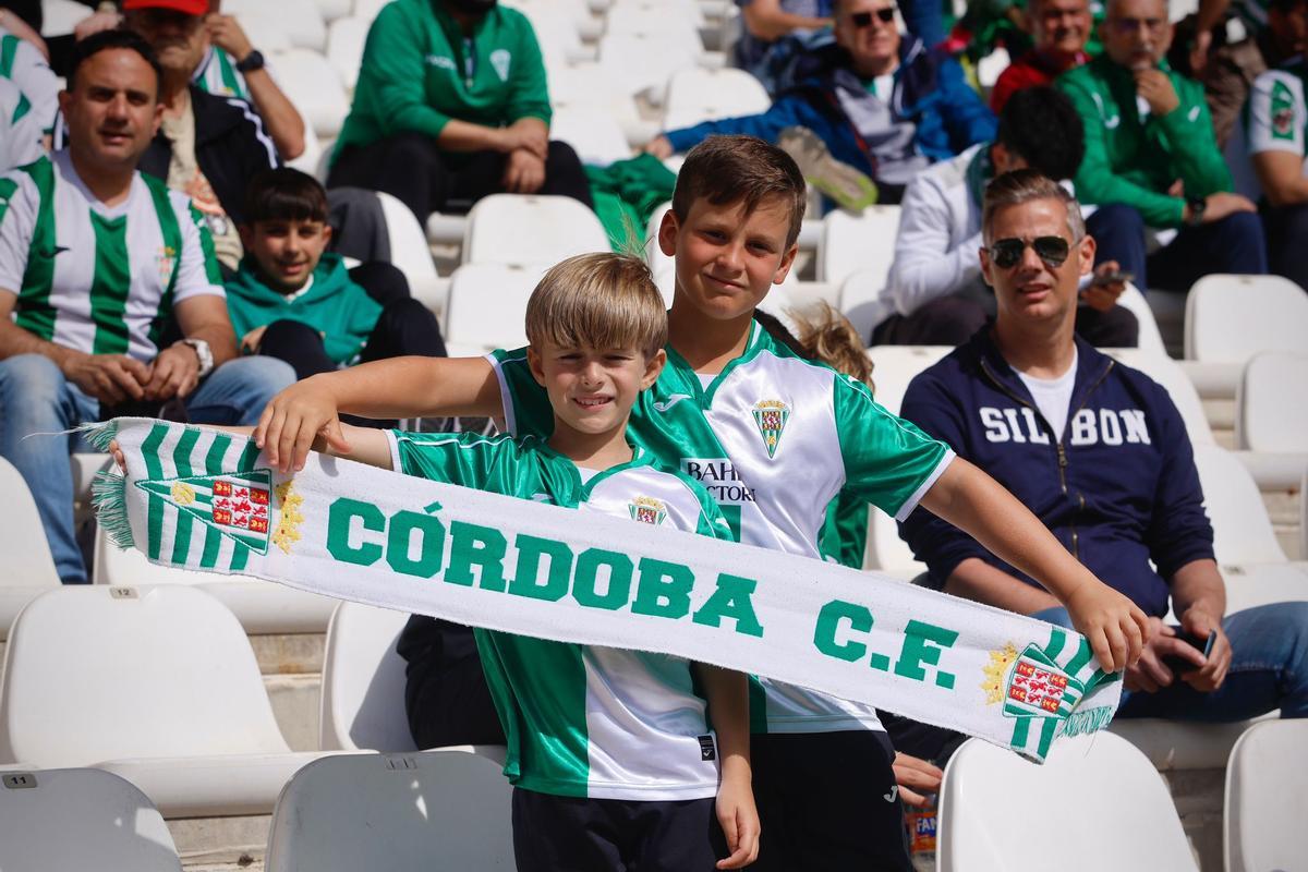 Córdoba CF-Granada | Las imágenes de la afición en El Arcángel