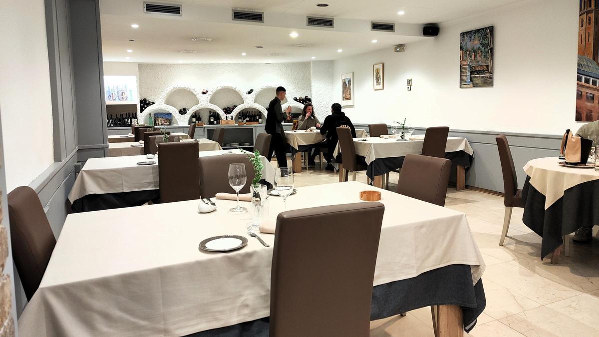 El comedor del restaurante Saroa.
