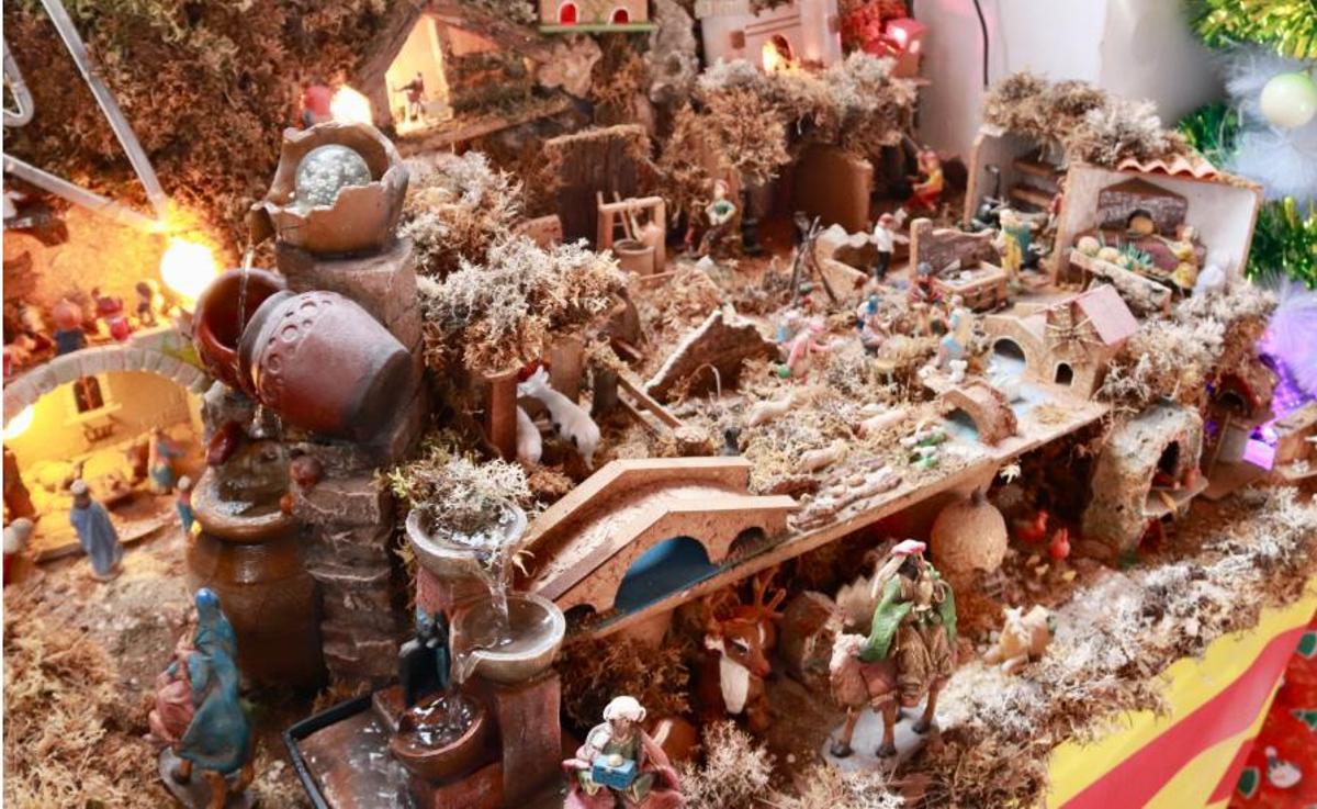 Un dels tretze pessebres que el veí de Sant Quintí de Mediona Albert Gomis té muntats a diferents punts de casa