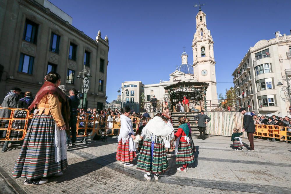 «Les Pastoretes» adoran al Niño en Alcoy