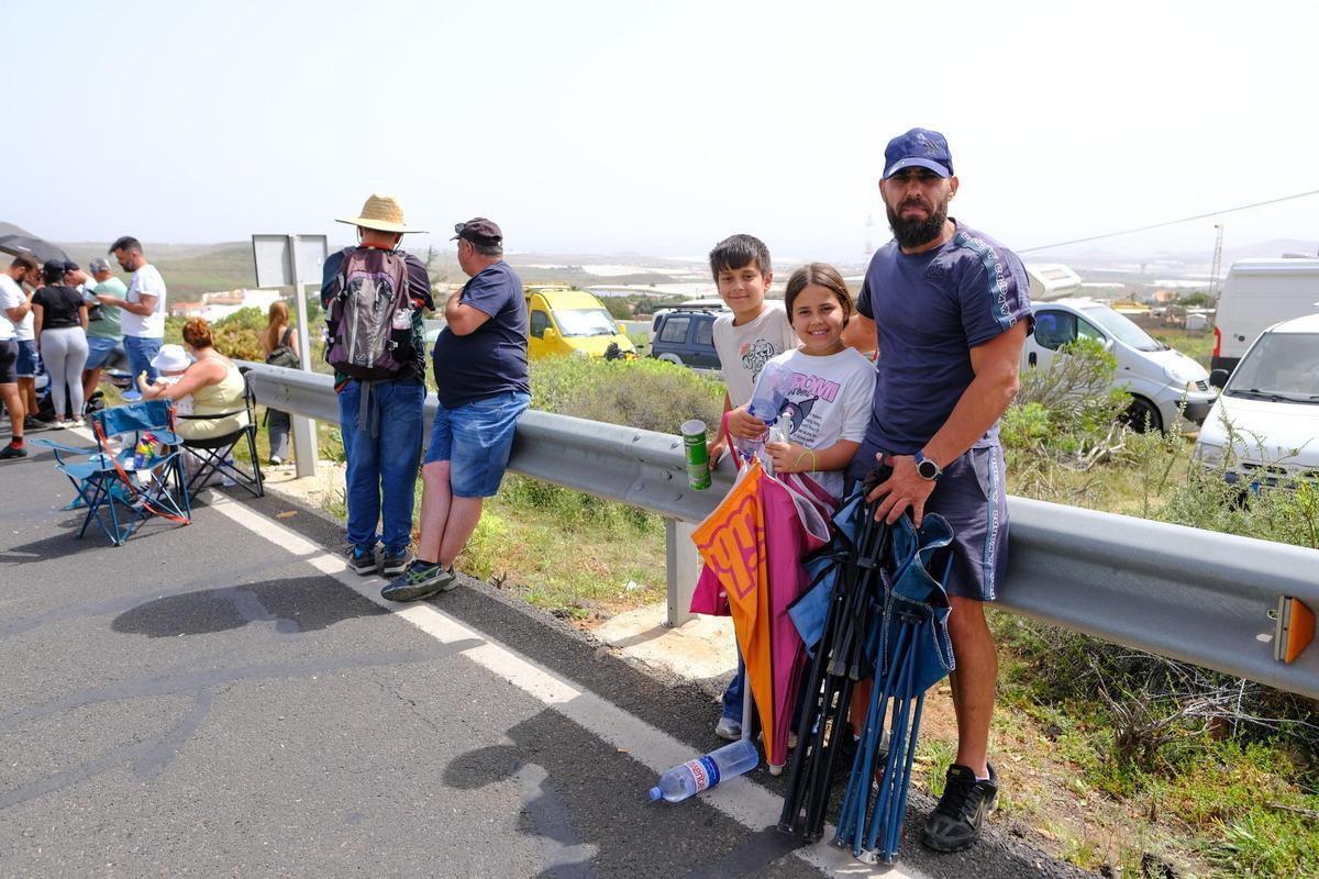 Teo junto a sus hijos Ainara y Edgar