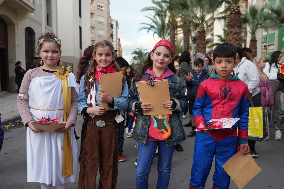 Galería: El viento no puede con el Carnaval en el Grau