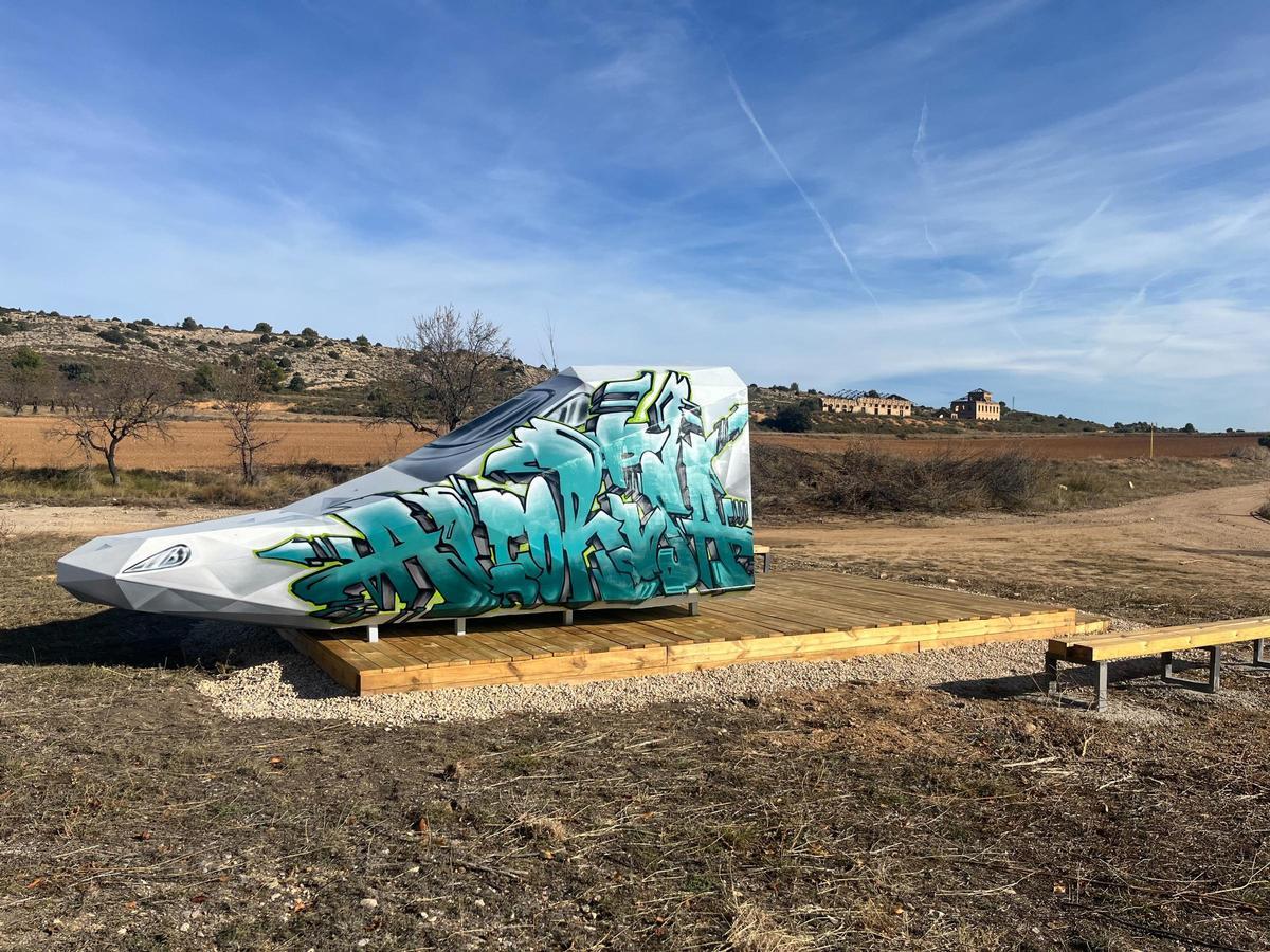 Escultura 'Disonancia sin sentido', en Alcorisa.