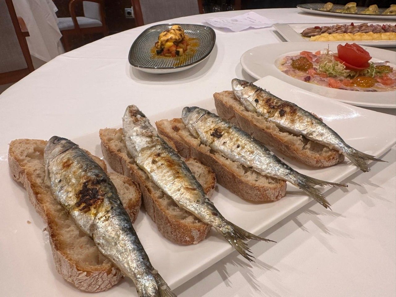 Presentación de las jornadas gastronómicas del pescado azul que organiza Emgrobes y se celebran hasta el 31 de mayo.