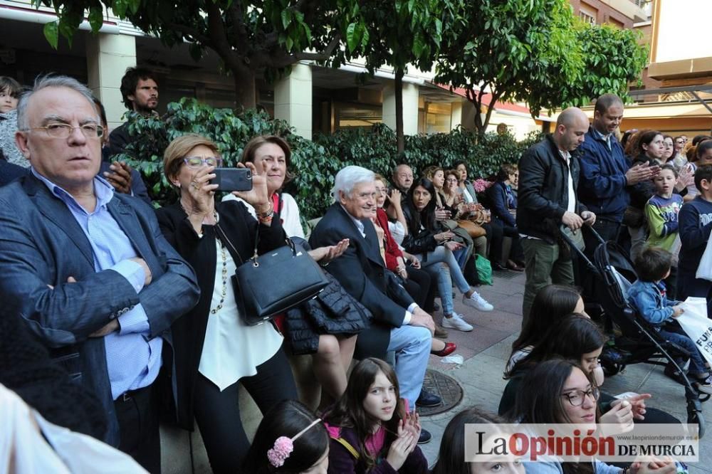 La procesión del Amparo a su salida de San Nicolás