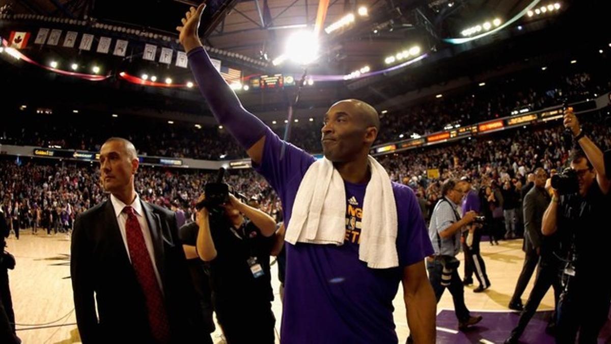 Kobe Bryant se despidió como una estrella