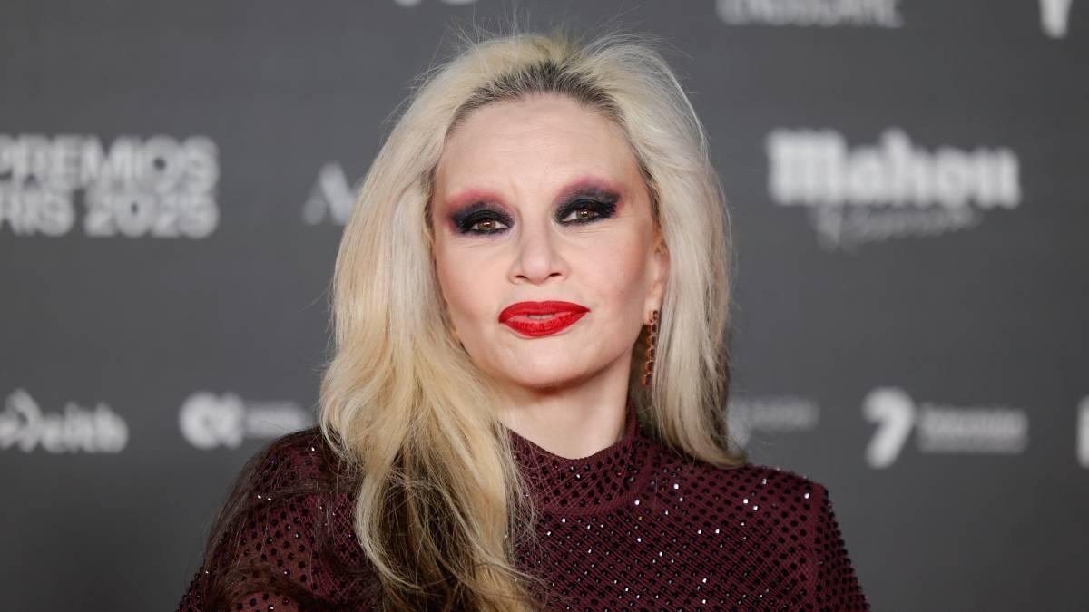 La cantante Alaska recuerda cómo fueron sus primeros años de colegio al llegar a España desde México en plena dictadura.